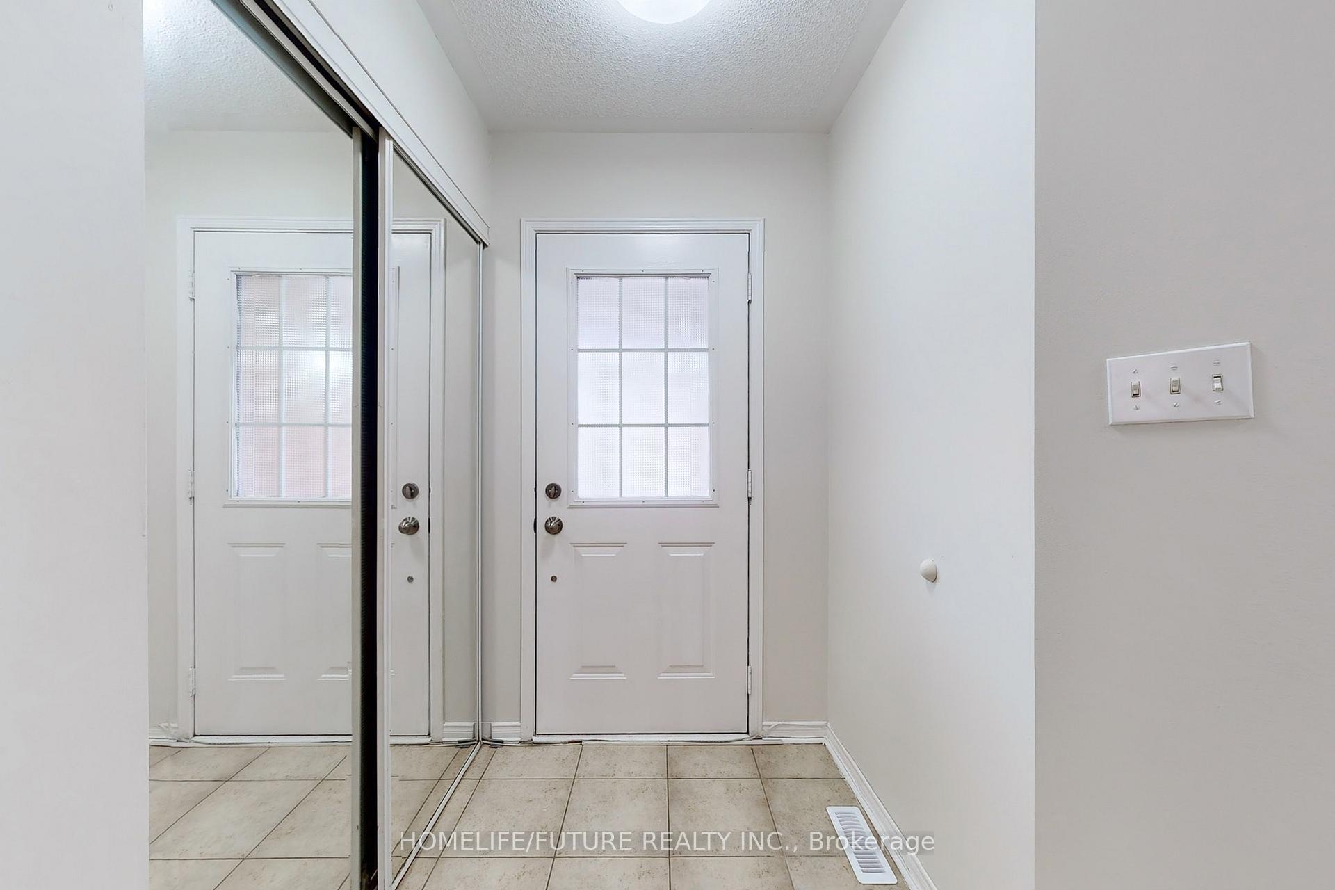 Photo 17 of 62 Lonestar Crescent, Brampton, Fletcher's Meadow — HOMEH