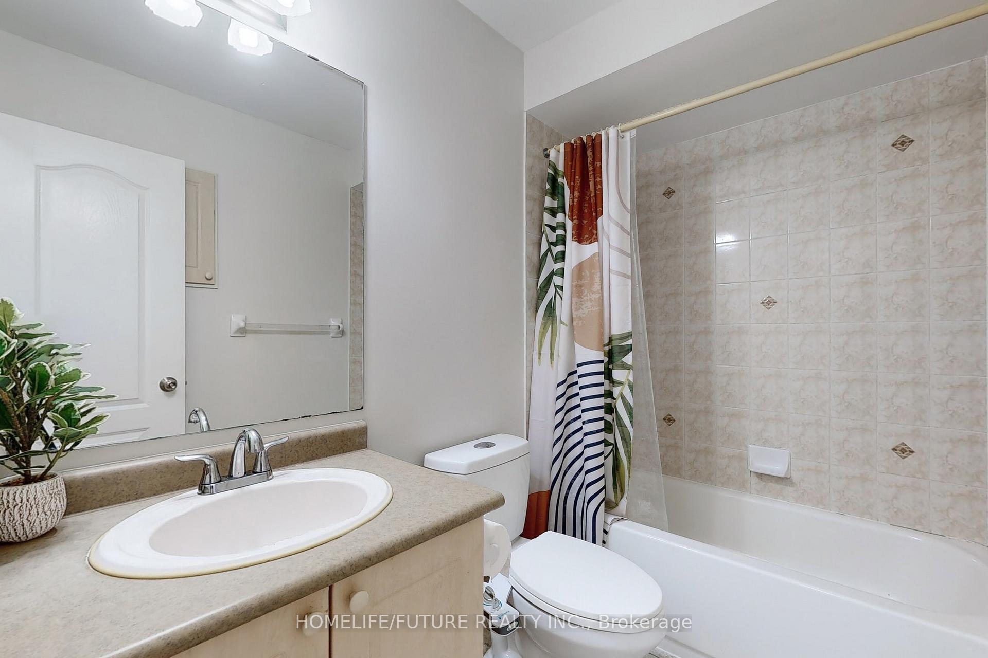 Photo 32 of 62 Lonestar Crescent, Brampton, Fletcher's Meadow — HOMEH