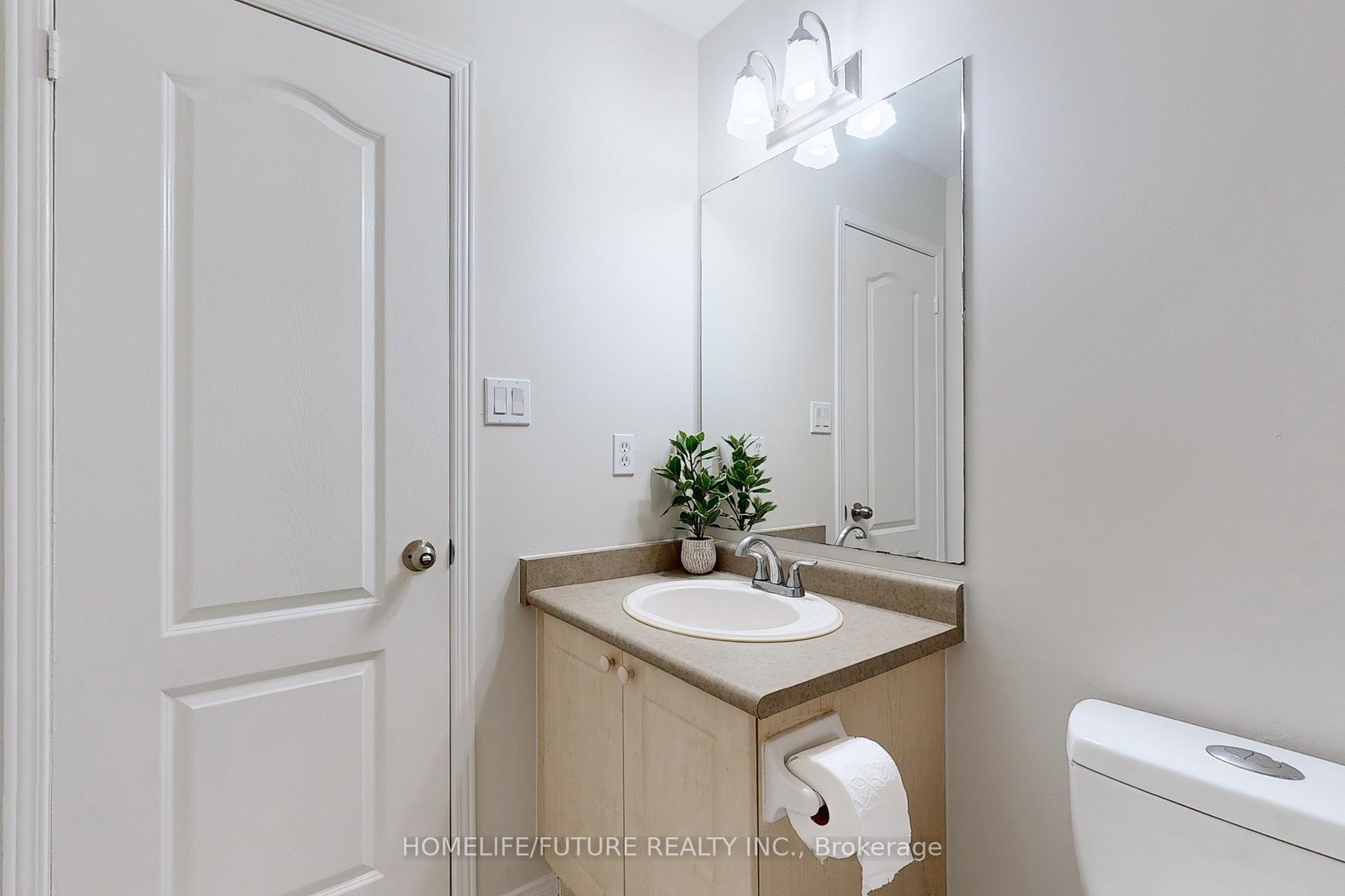 Photo 33 of 62 Lonestar Crescent, Brampton, Fletcher's Meadow — HOMEH