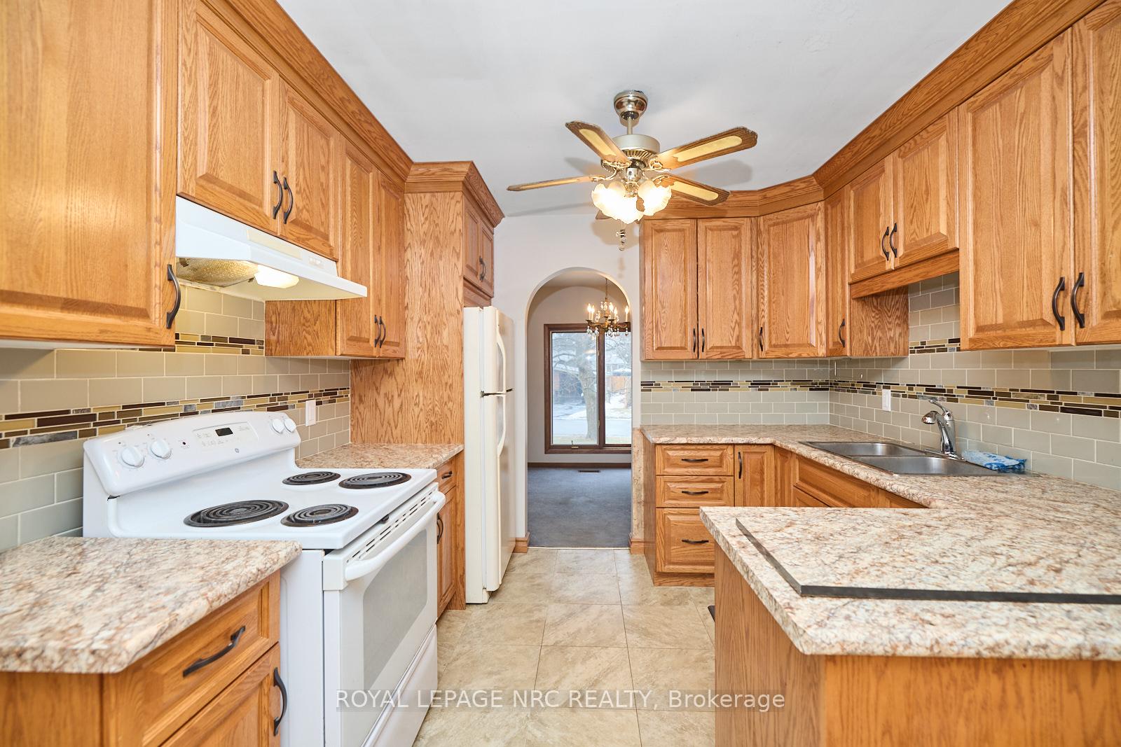 Photo 33 of 3 Linlake Drive, St. Catharines, Lakeport — HOMEH