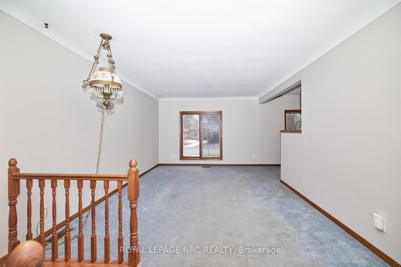 Photo 6 of 3 Linlake Drive, St. Catharines, Lakeport — HOMEH