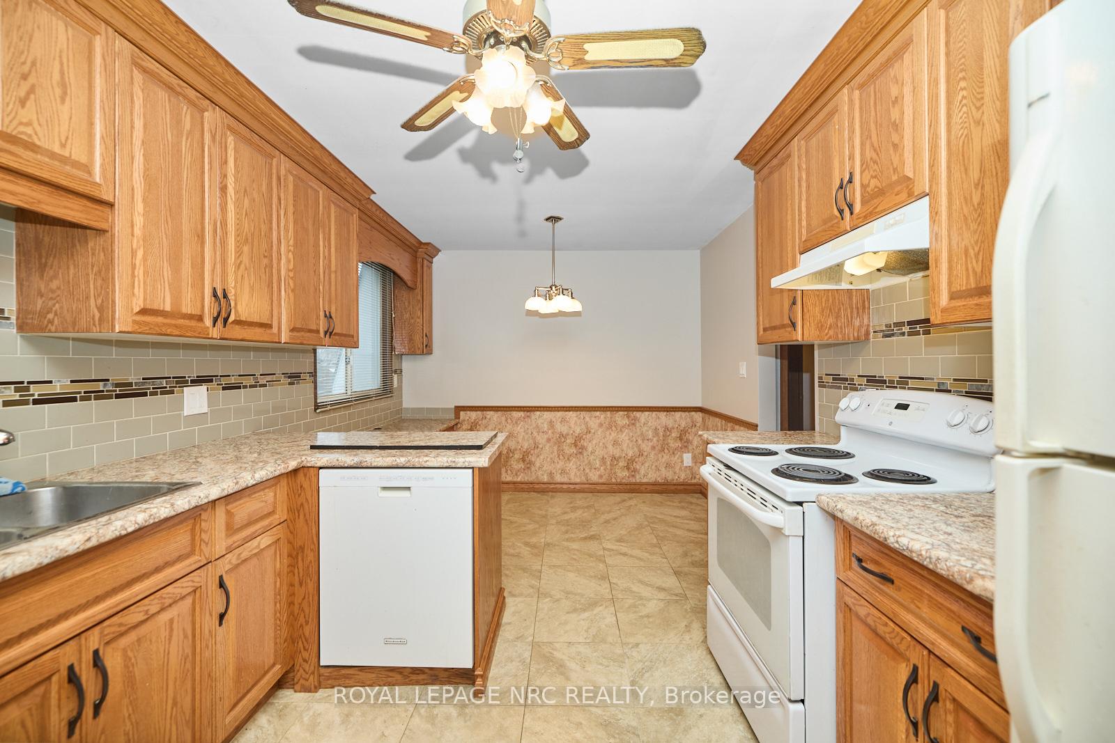 Photo 12 of 3 Linlake Drive, St. Catharines, Lakeport — HOMEH