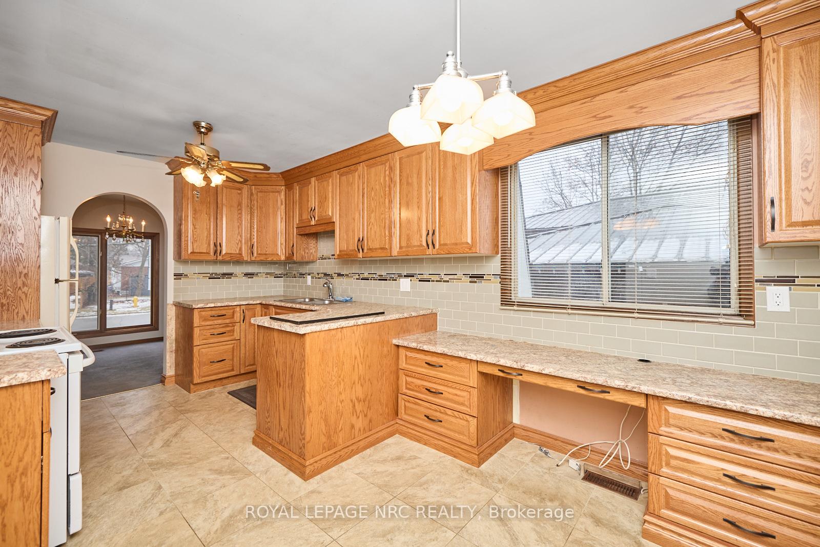Photo 13 of 3 Linlake Drive, St. Catharines, Lakeport — HOMEH