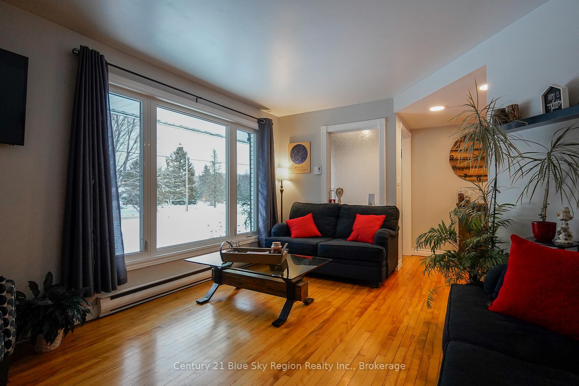 Photo 6 of 1199 Pinecreek Road S, Callander — HOMEH