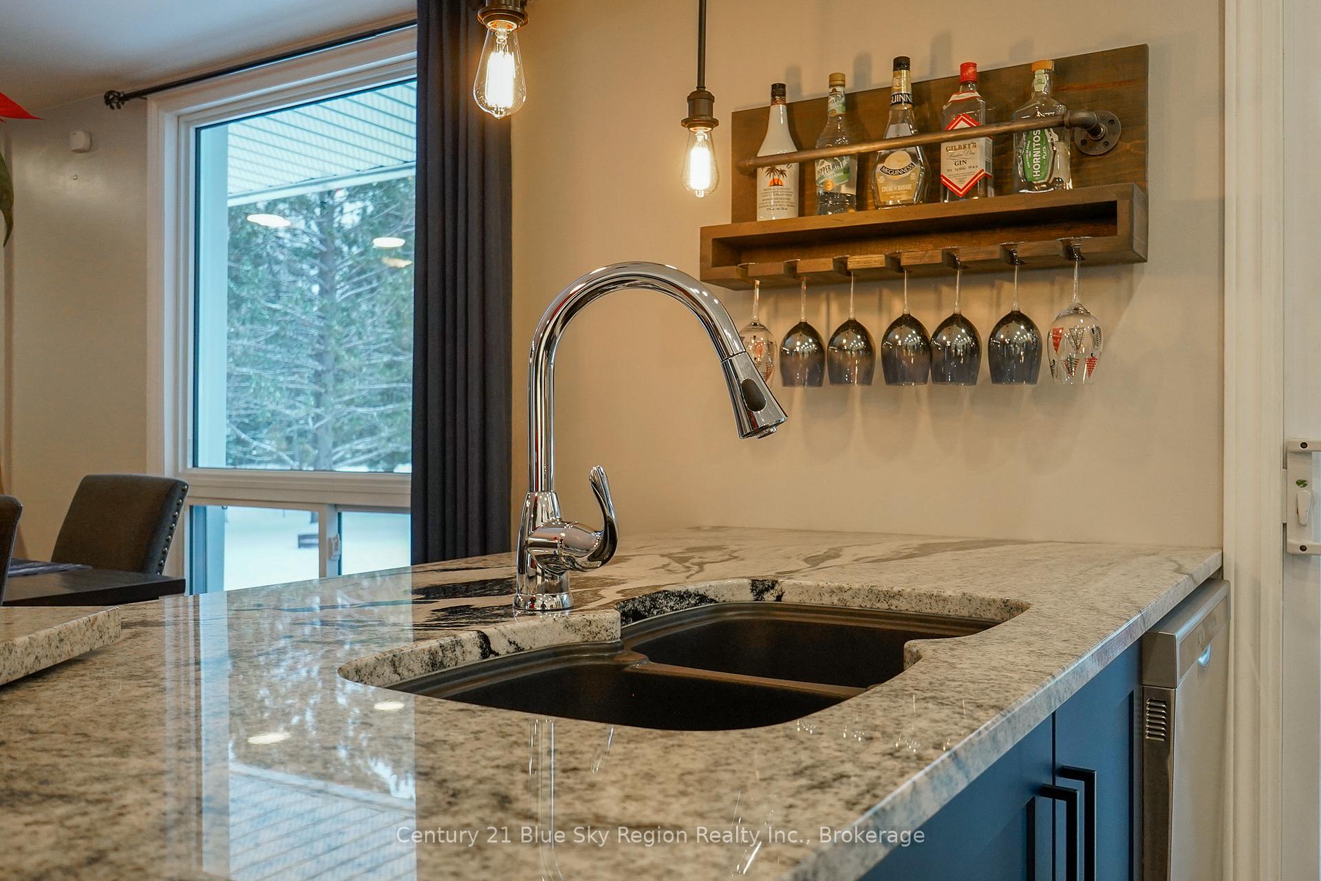 Photo 13 of 1199 Pinecreek Road S, Callander — HOMEH