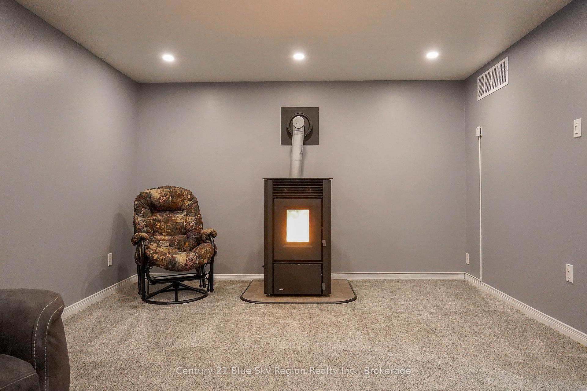 Photo 21 of 1199 Pinecreek Road S, Callander — HOMEH