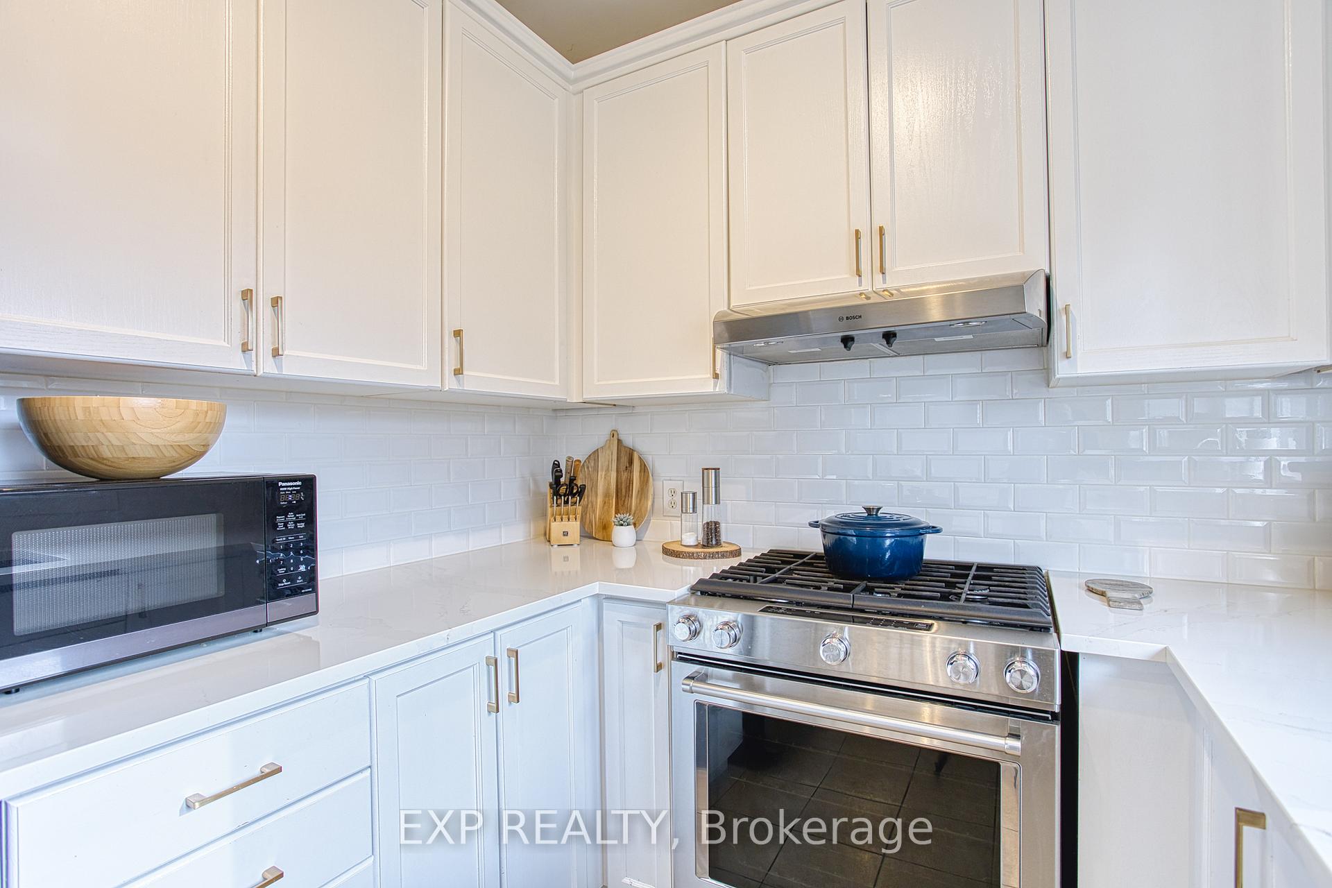 Photo 10 of 228 Springstead Avenue, Hamilton, Winona Park — HOMEH
