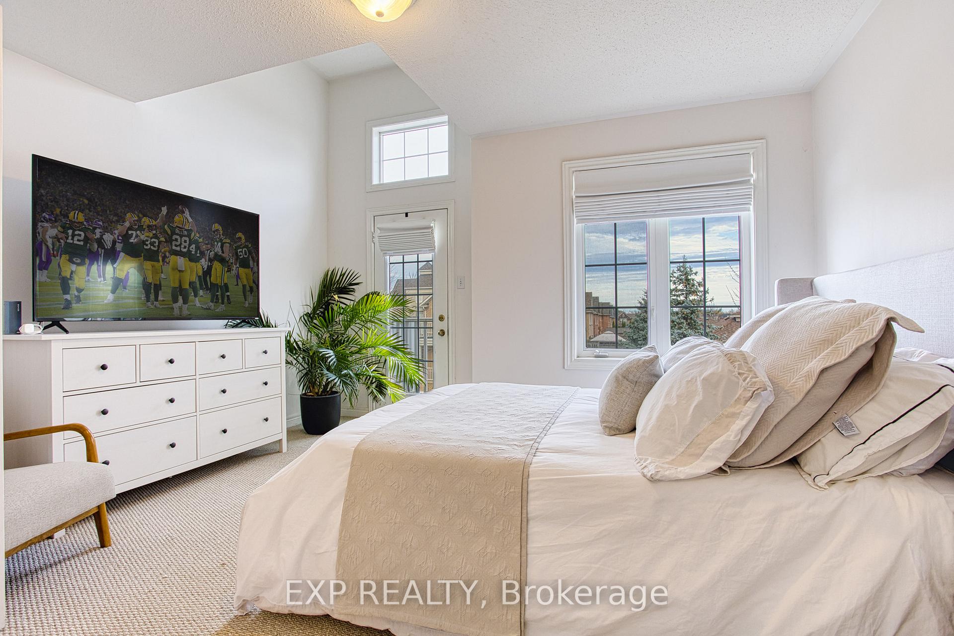 Photo 15 of 228 Springstead Avenue, Hamilton, Winona Park — HOMEH