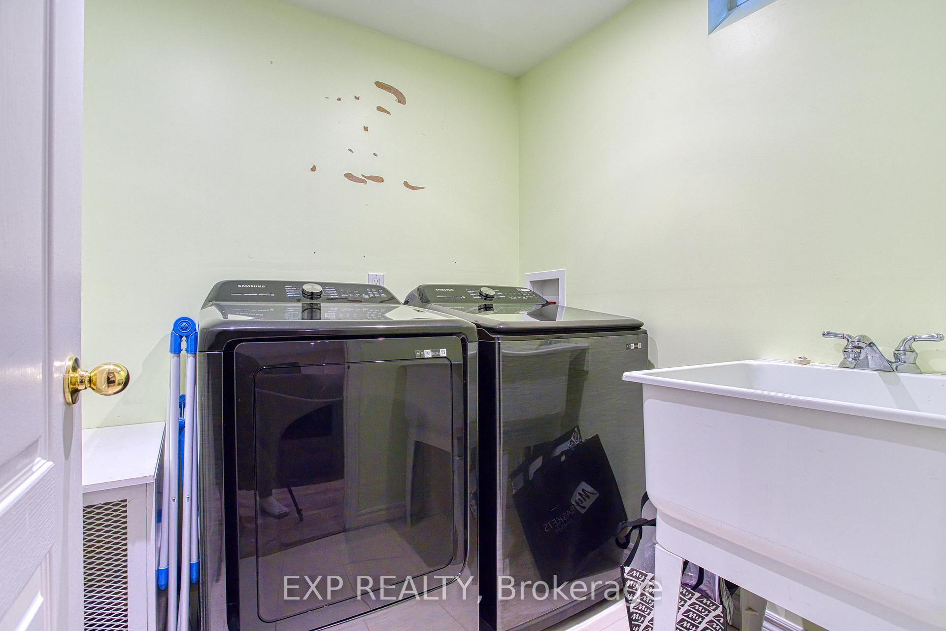 Photo 25 of 228 Springstead Avenue, Hamilton, Winona Park — HOMEH