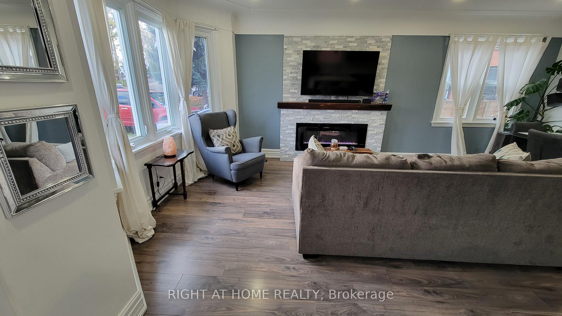 Photo 7 of 124 Barons Avenue S, Hamilton, Bartonville — HOMEH