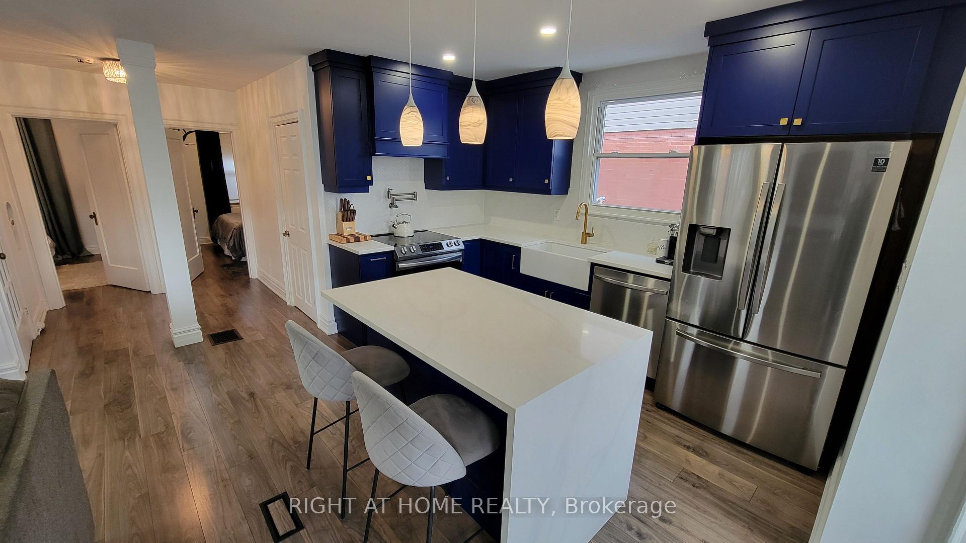 Photo 11 of 124 Barons Avenue S, Hamilton, Bartonville — HOMEH