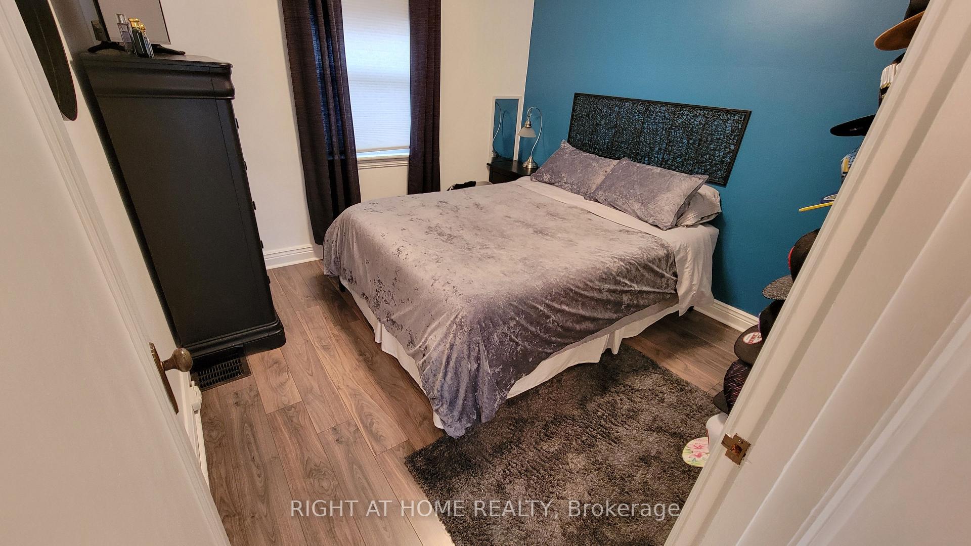Photo 14 of 124 Barons Avenue S, Hamilton, Bartonville — HOMEH