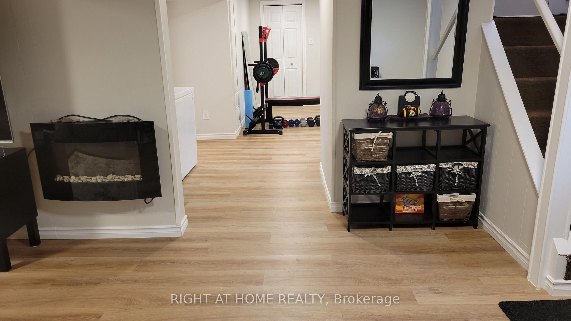 Photo 15 of 124 Barons Avenue S, Hamilton, Bartonville — HOMEH