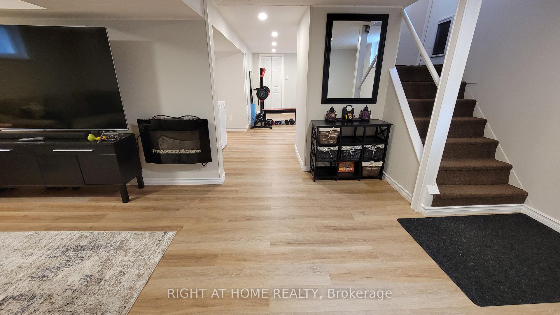 Photo 17 of 124 Barons Avenue S, Hamilton, Bartonville — HOMEH