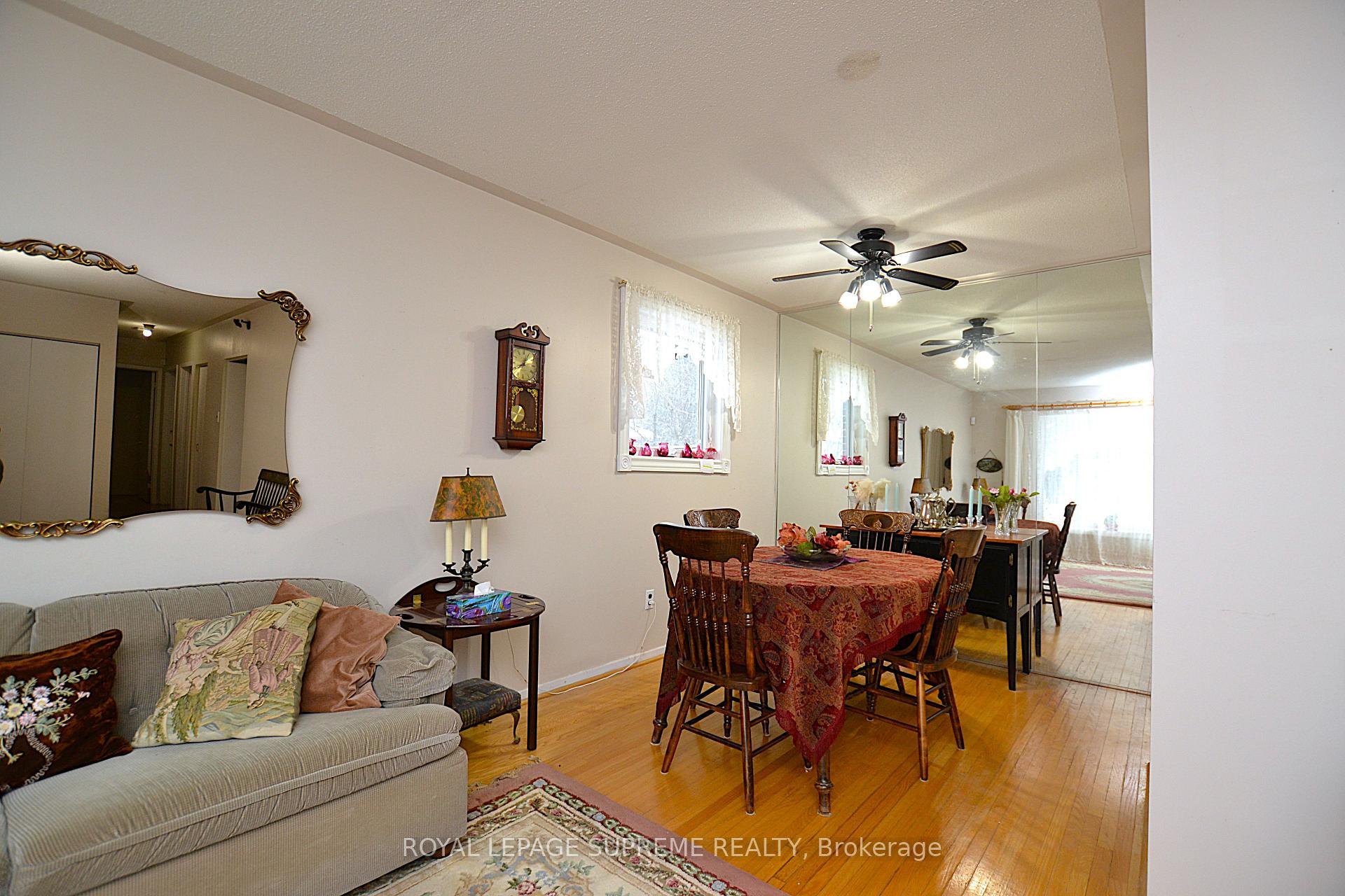 Photo 4 of 25 Brookland Drive, Brampton, Avondale — HOMEH