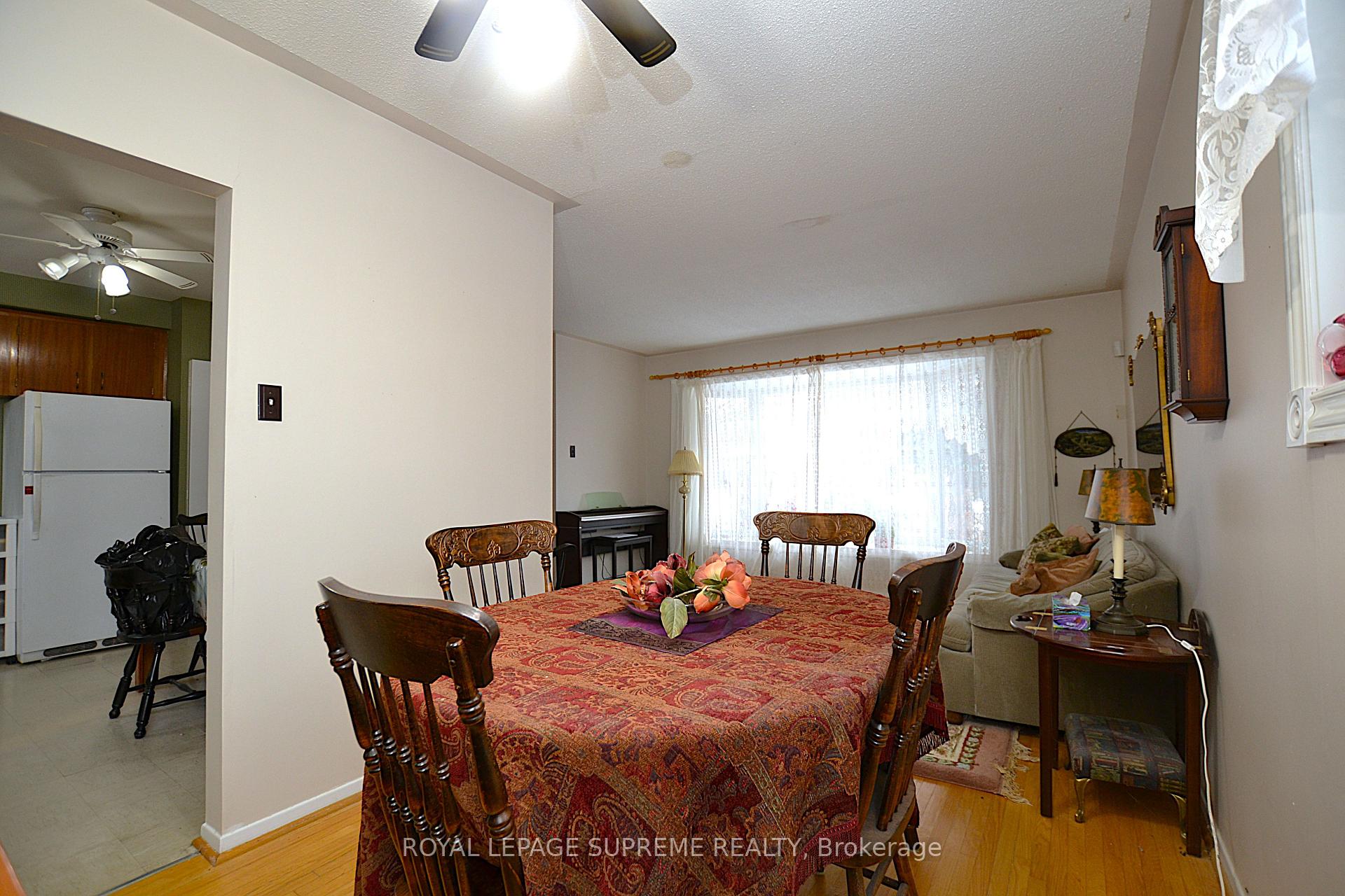 Photo 5 of 25 Brookland Drive, Brampton, Avondale — HOMEH