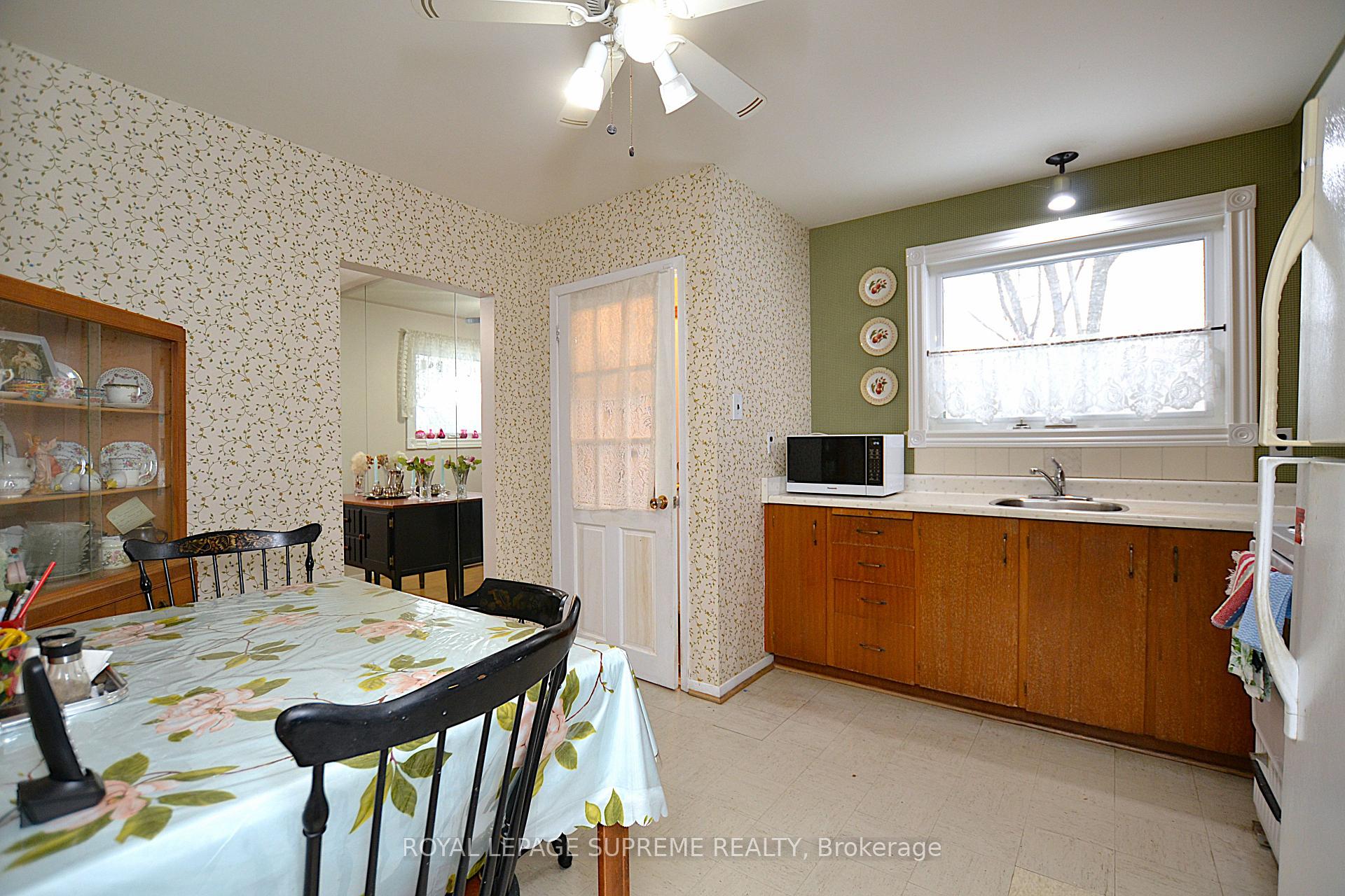 Photo 8 of 25 Brookland Drive, Brampton, Avondale — HOMEH