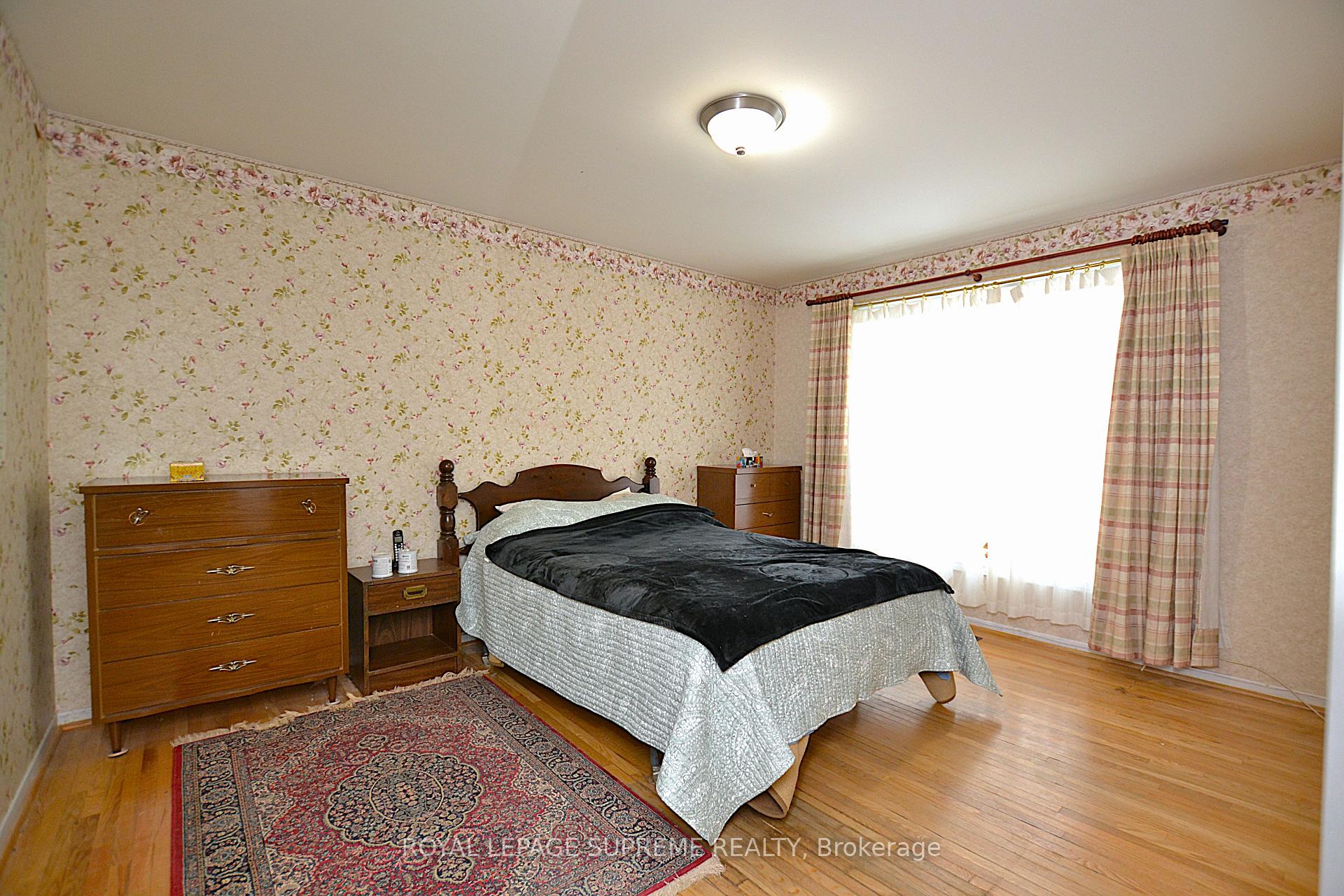 Photo 9 of 25 Brookland Drive, Brampton, Avondale — HOMEH