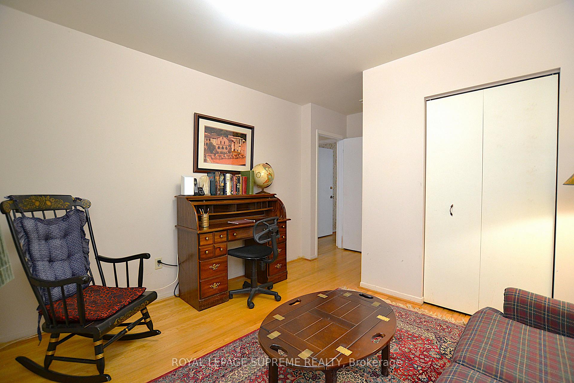 Photo 13 of 25 Brookland Drive, Brampton, Avondale — HOMEH