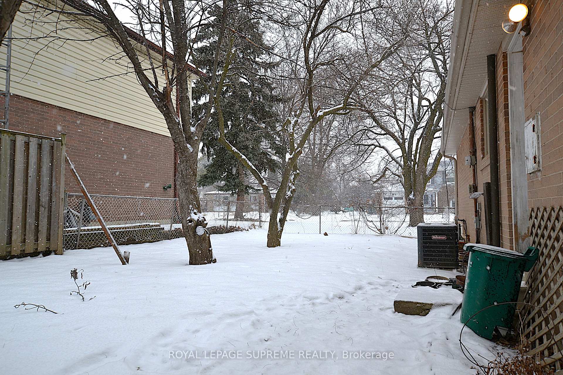 Photo 18 of 25 Brookland Drive, Brampton, Avondale — HOMEH