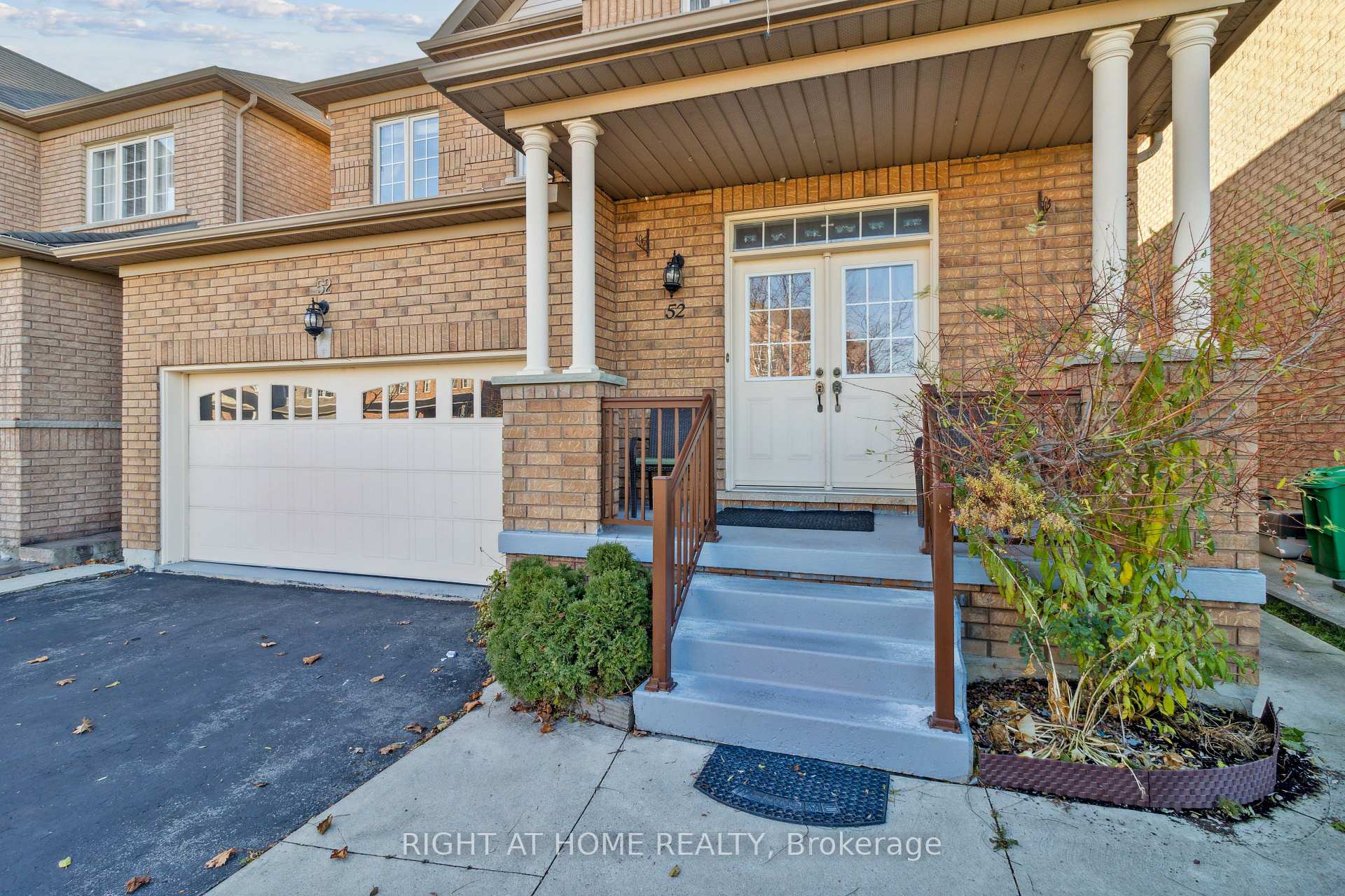 Photo 2 of 52 Runnymede Crescent, Brampton, Sandringham-Wellington — HOMEH