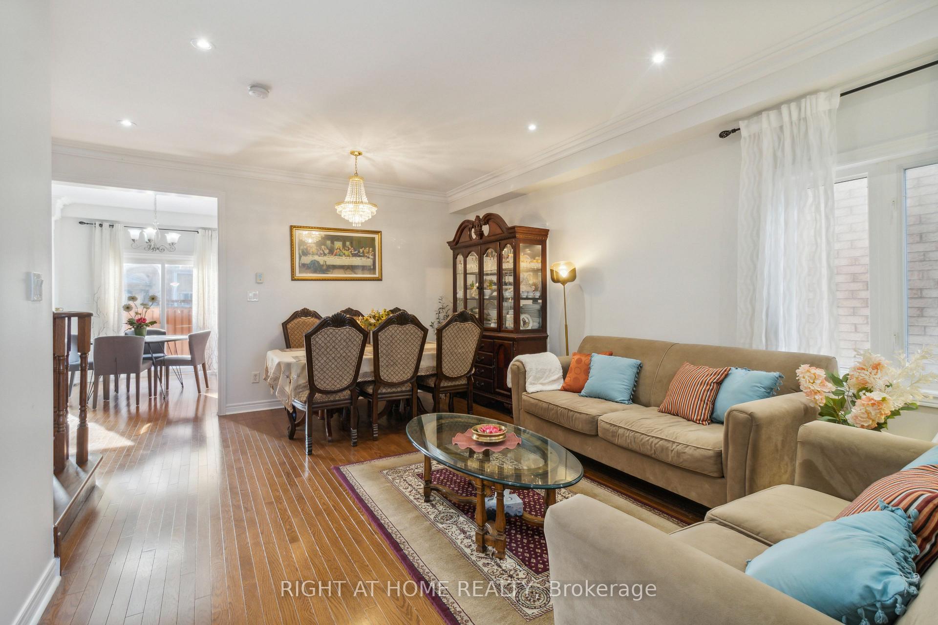 Photo 5 of 52 Runnymede Crescent, Brampton, Sandringham-Wellington — HOMEH
