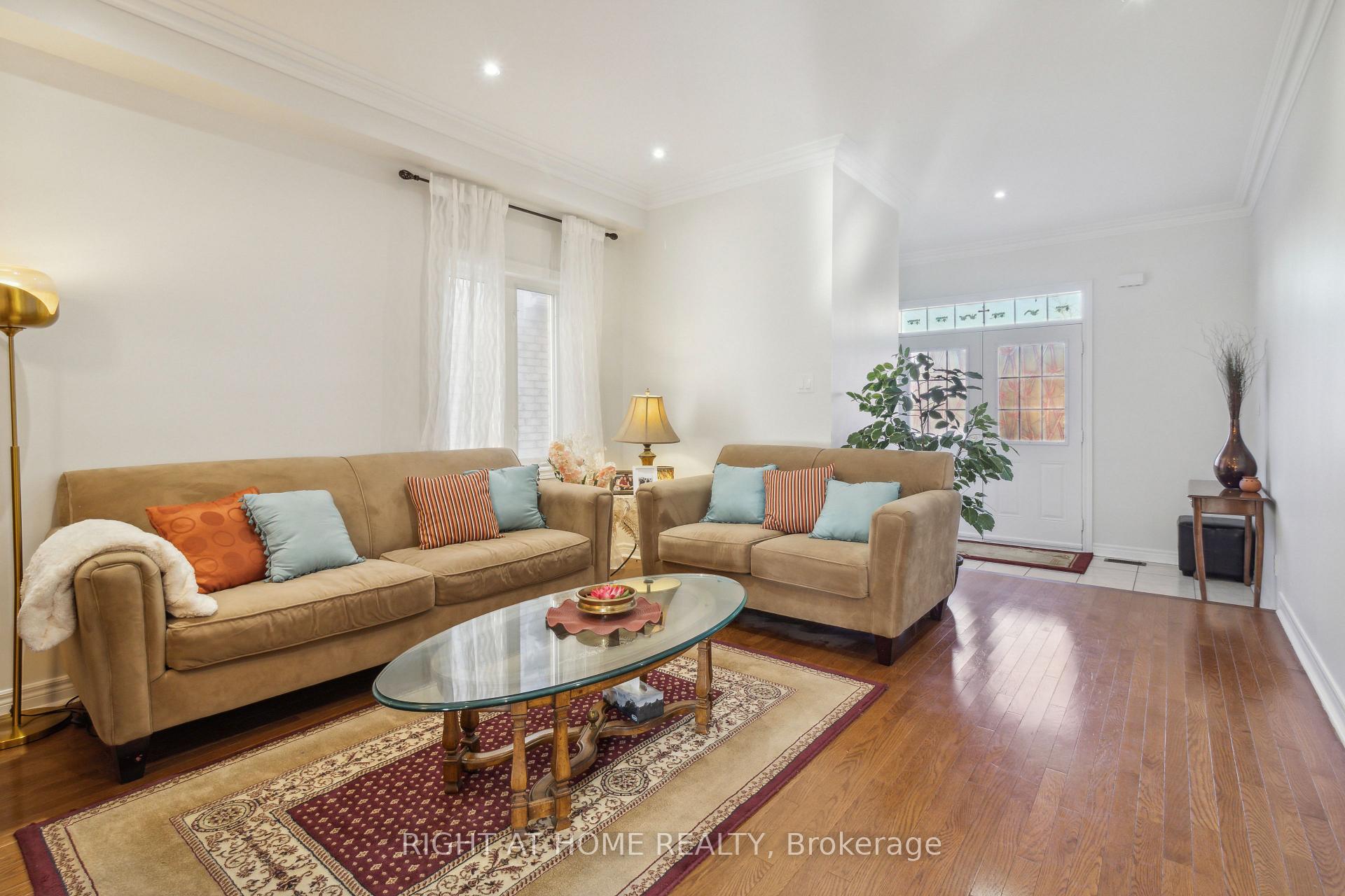 Photo 6 of 52 Runnymede Crescent, Brampton, Sandringham-Wellington — HOMEH