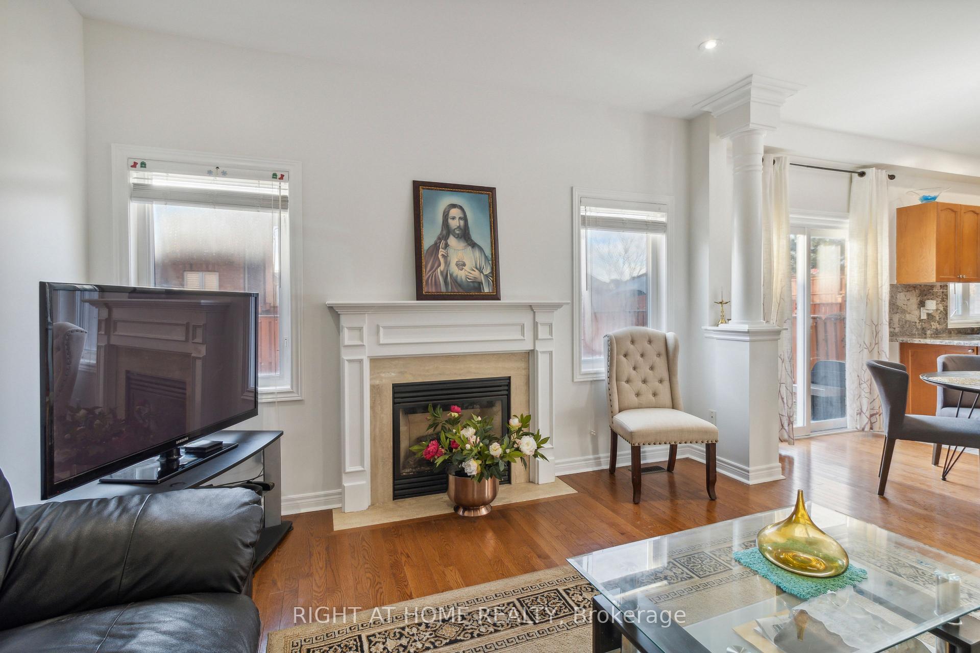 Photo 14 of 52 Runnymede Crescent, Brampton, Sandringham-Wellington — HOMEH