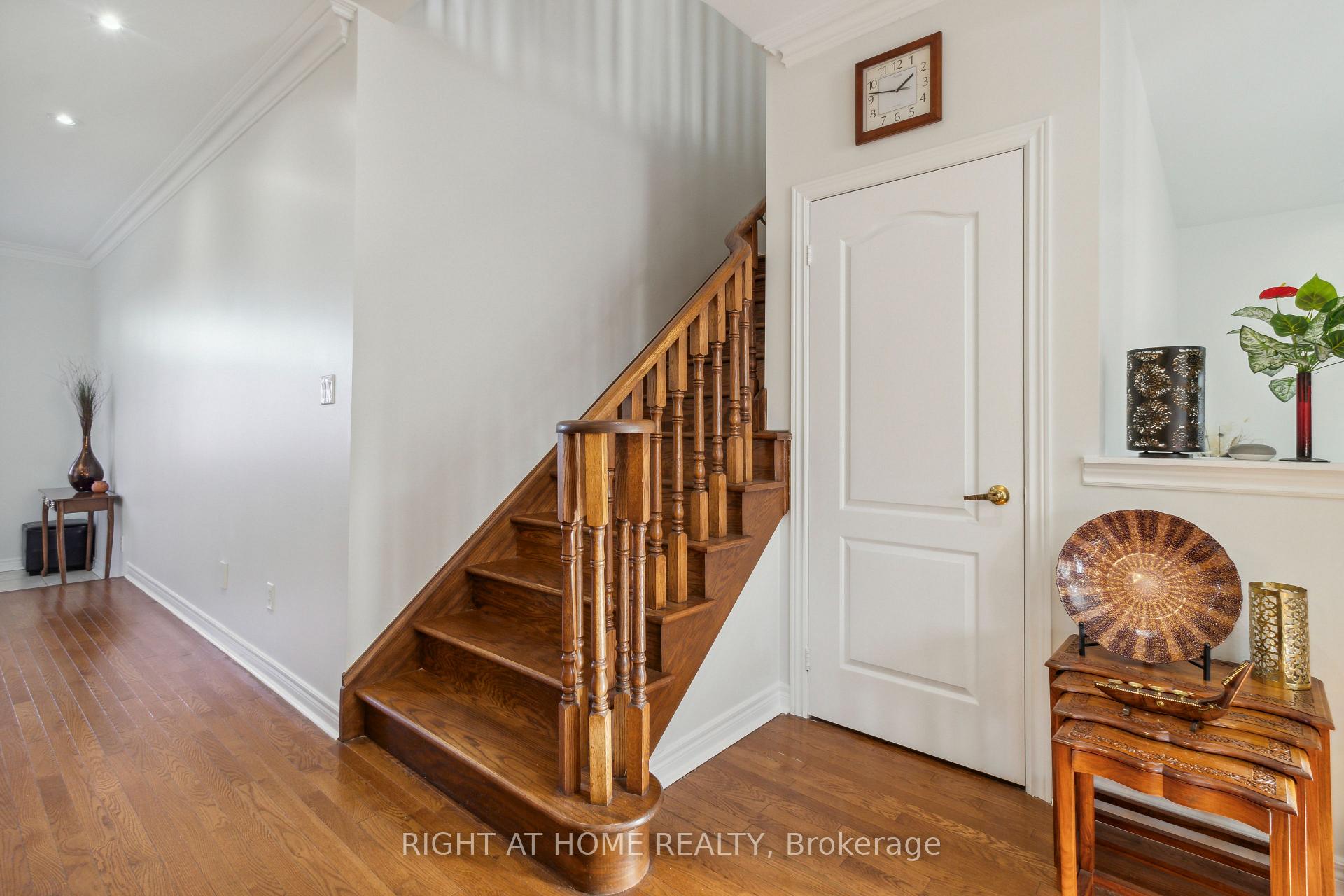 Photo 16 of 52 Runnymede Crescent, Brampton, Sandringham-Wellington — HOMEH