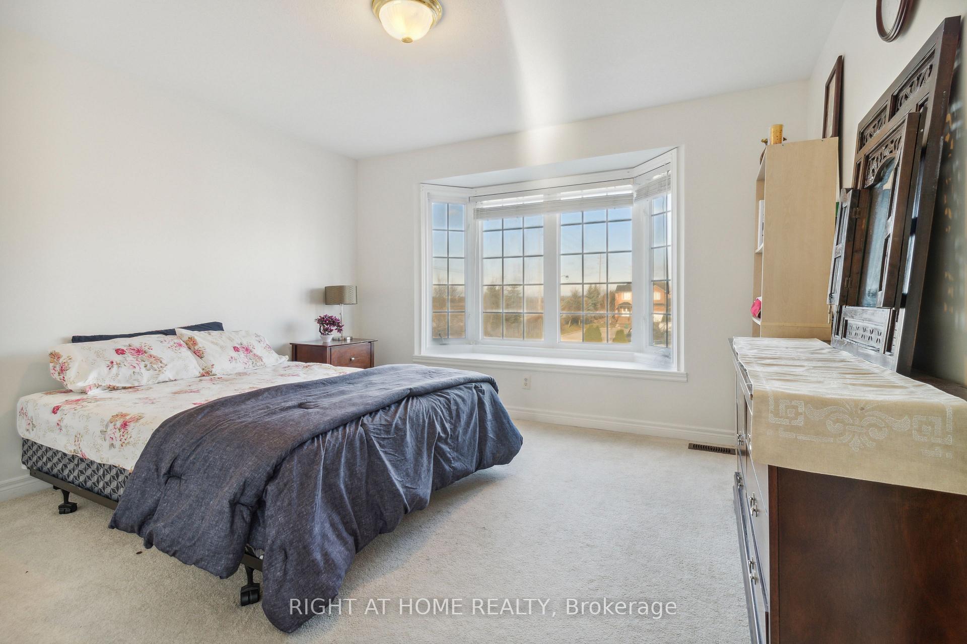 Photo 17 of 52 Runnymede Crescent, Brampton, Sandringham-Wellington — HOMEH