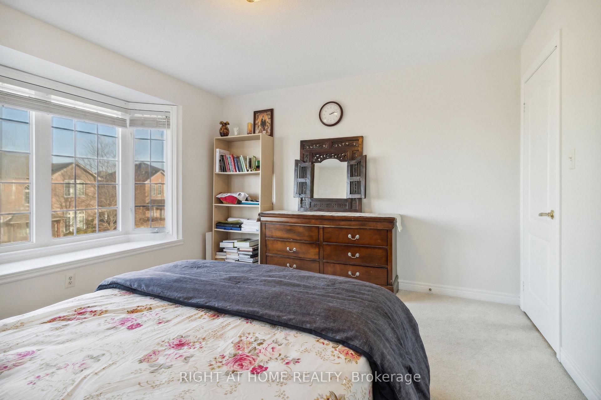 Photo 18 of 52 Runnymede Crescent, Brampton, Sandringham-Wellington — HOMEH