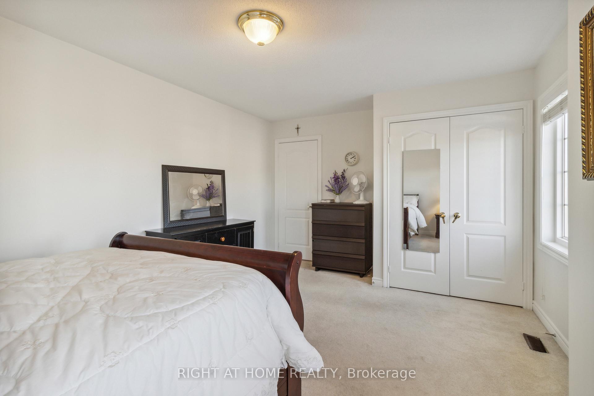 Photo 22 of 52 Runnymede Crescent, Brampton, Sandringham-Wellington — HOMEH