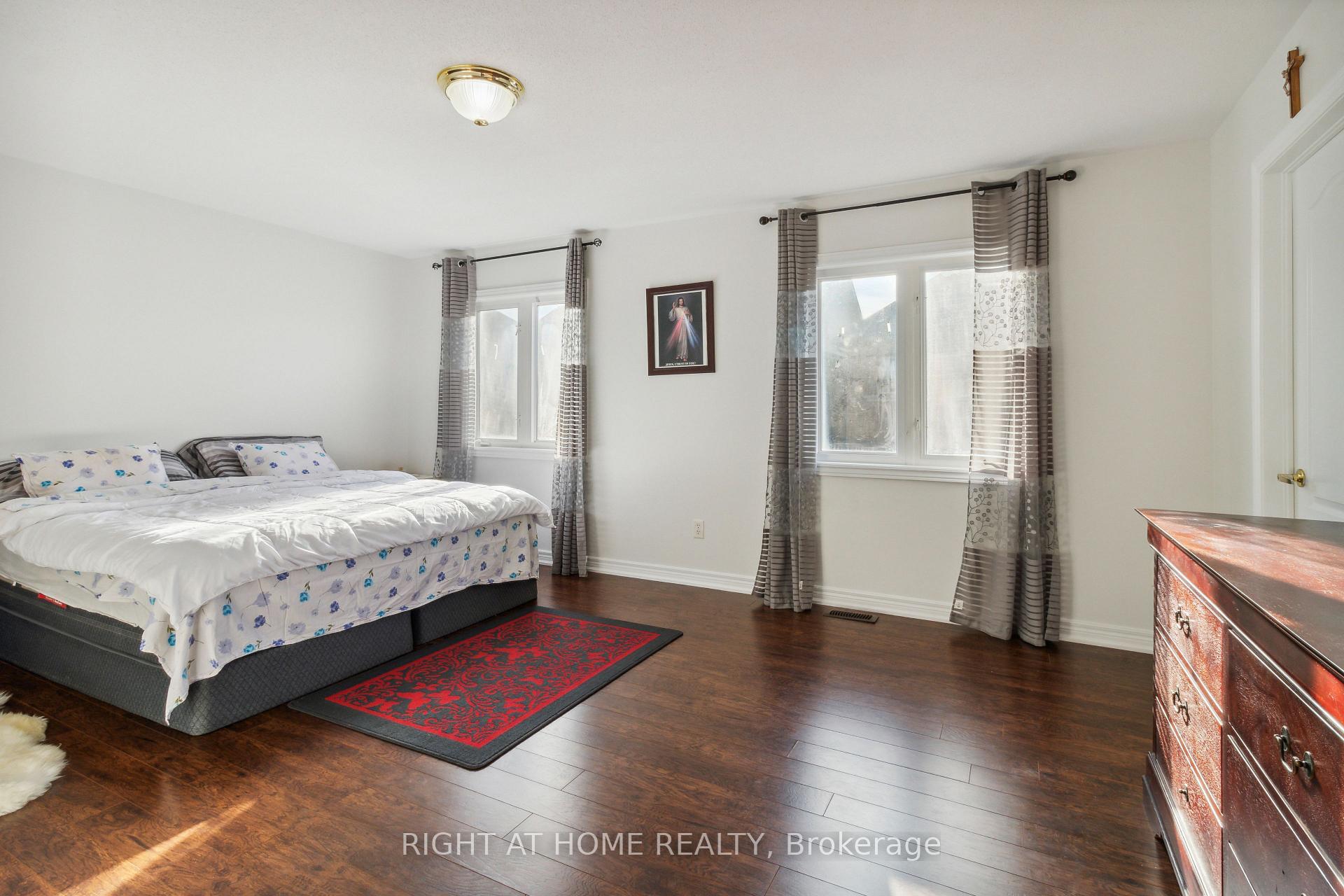 Photo 25 of 52 Runnymede Crescent, Brampton, Sandringham-Wellington — HOMEH