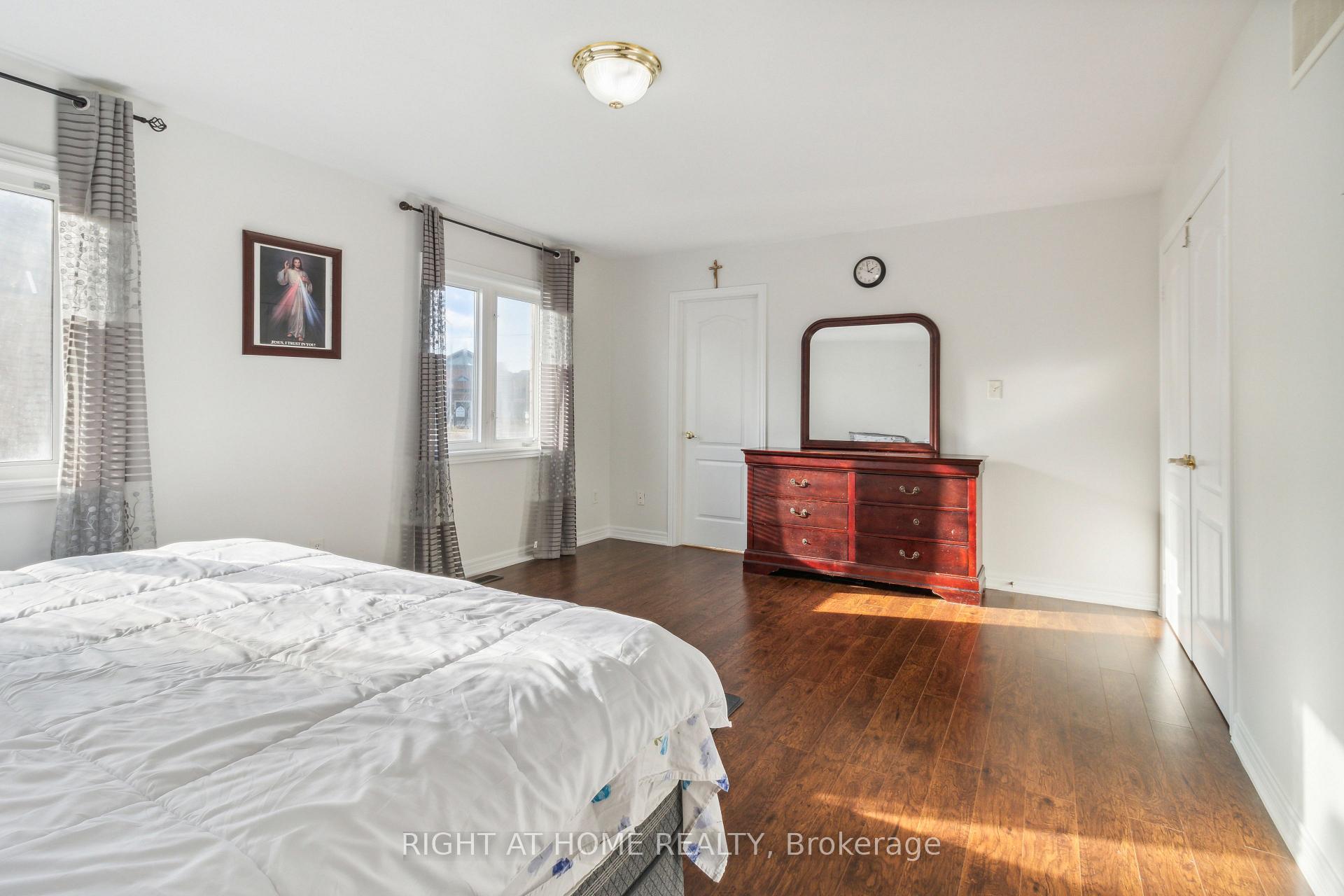 Photo 26 of 52 Runnymede Crescent, Brampton, Sandringham-Wellington — HOMEH