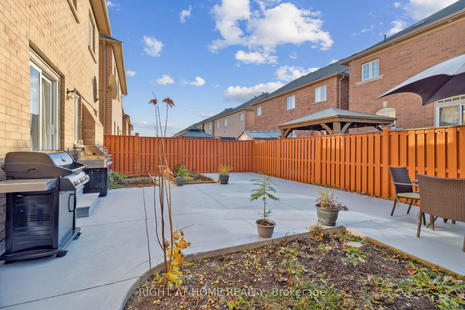 Photo 29 of 52 Runnymede Crescent, Brampton, Sandringham-Wellington — HOMEH