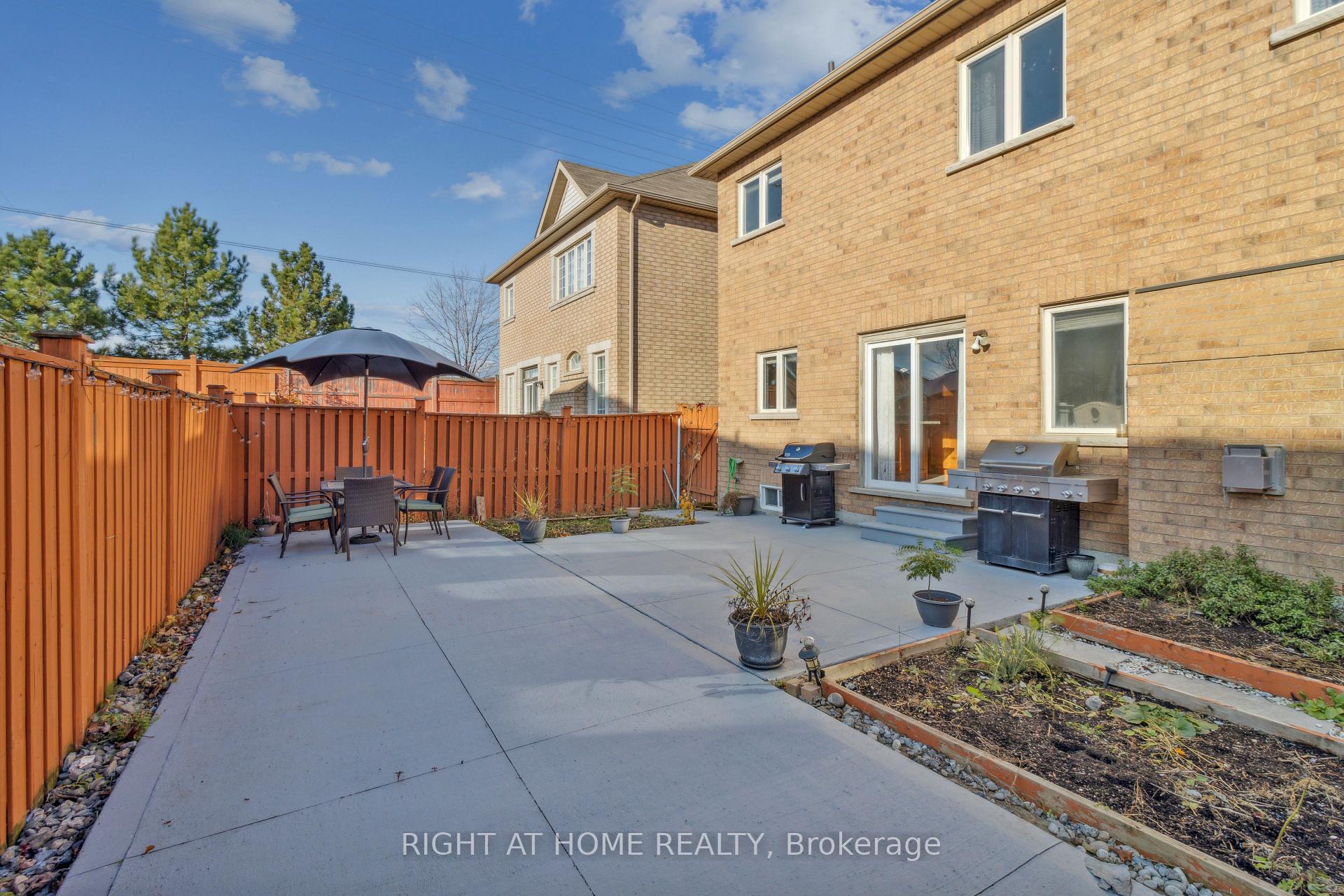 Photo 30 of 52 Runnymede Crescent, Brampton, Sandringham-Wellington — HOMEH