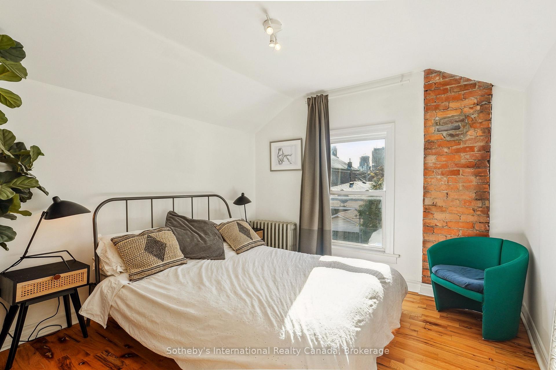 Photo 23 of 85 Barton Street W, Hamilton, Central — HOMEH
