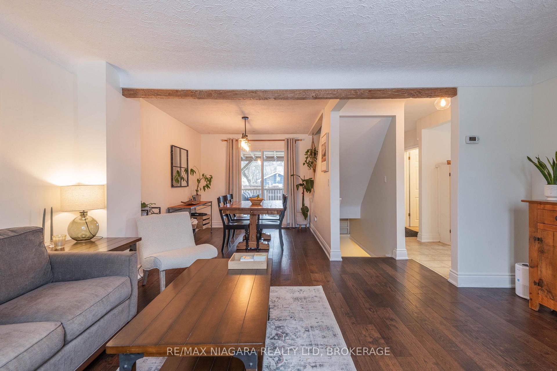 Photo 5 of 86 Devon Road, St. Catharines, Vine/Linwell — HOMEH