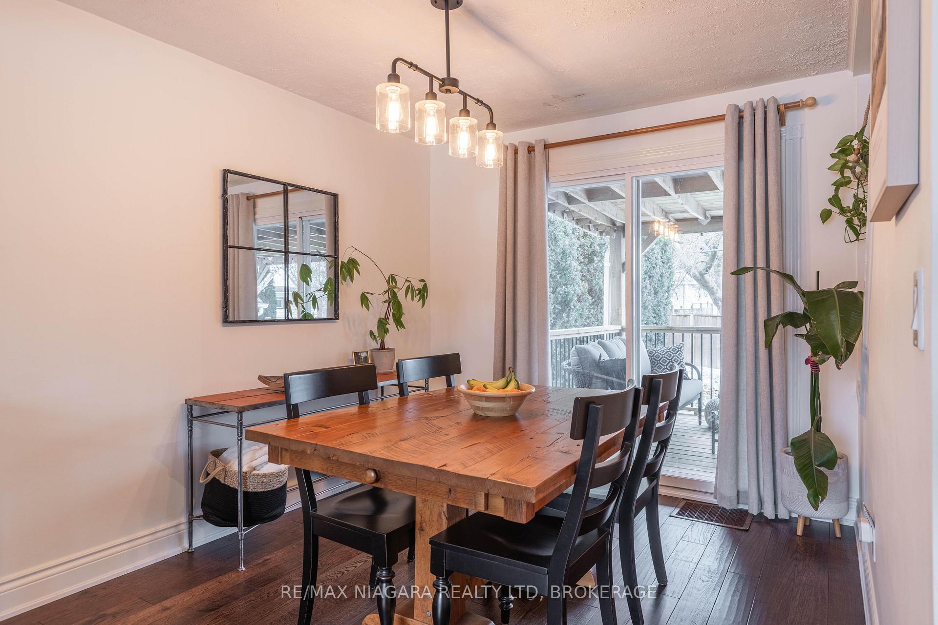 Photo 7 of 86 Devon Road, St. Catharines, Vine/Linwell — HOMEH