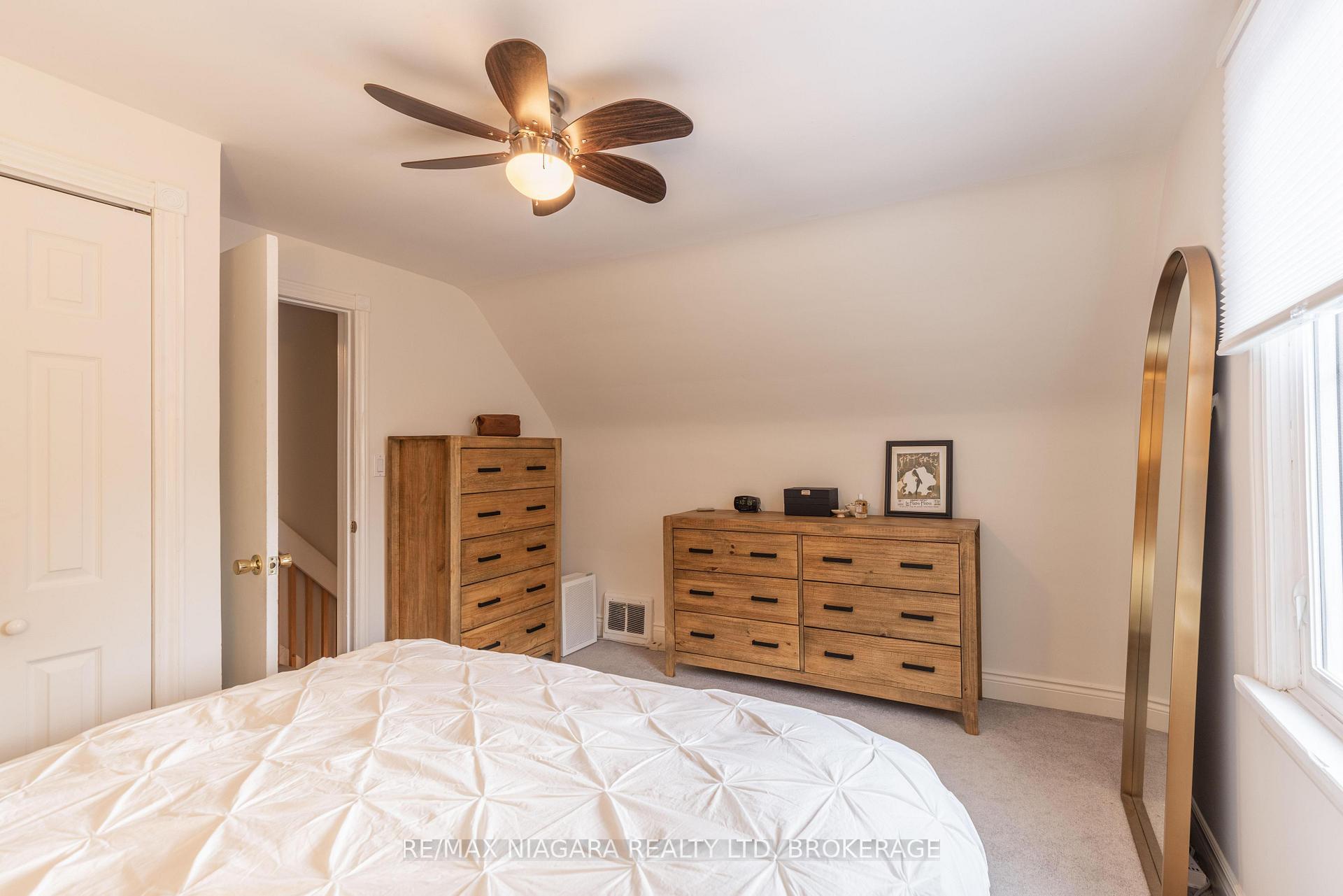 Photo 15 of 86 Devon Road, St. Catharines, Vine/Linwell — HOMEH