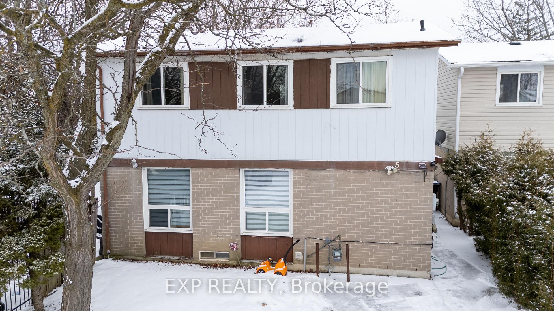 Photo 1 of 5 Juliana Square, Brampton, Northgate — HOMEH