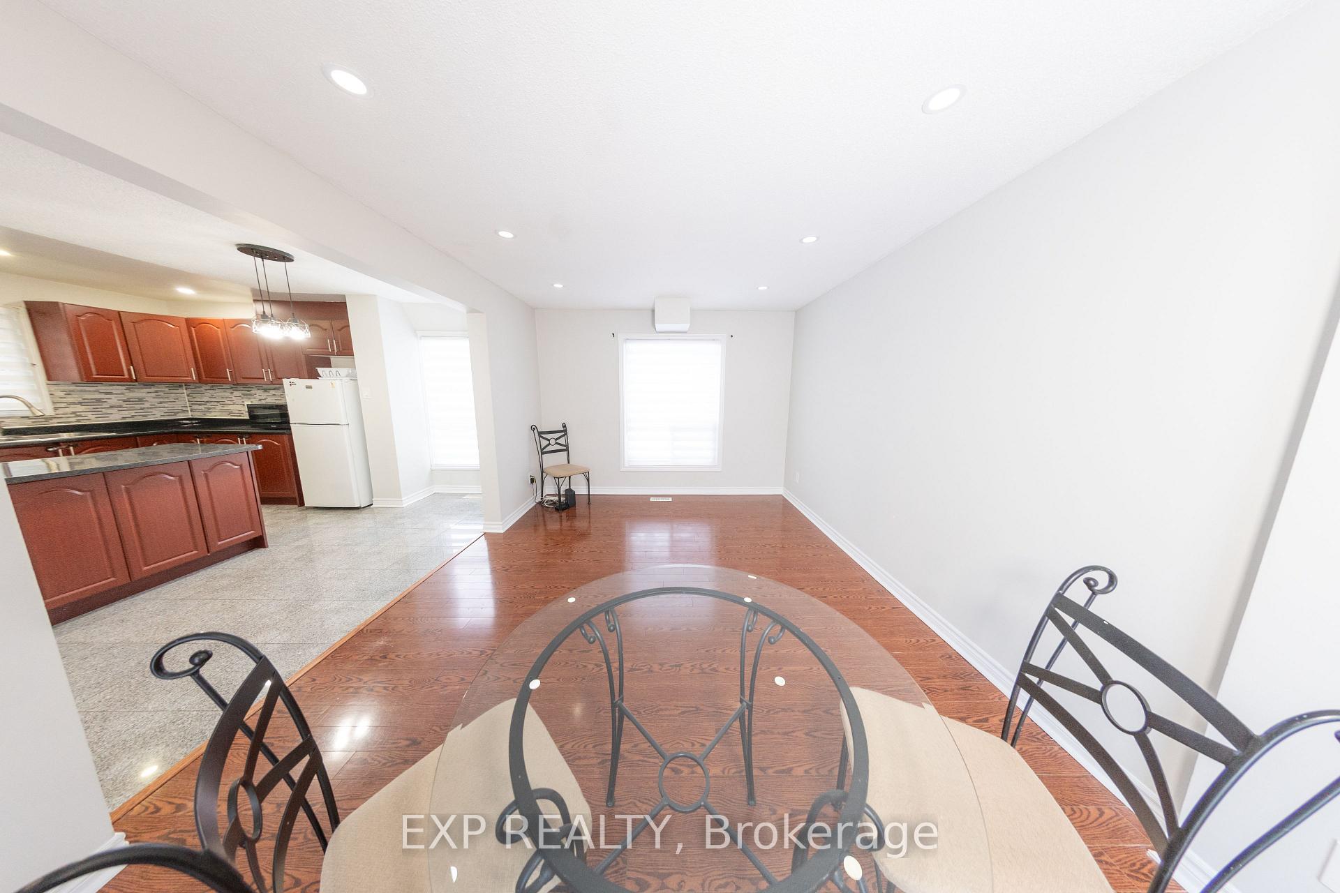 Photo 10 of 5 Juliana Square, Brampton, Northgate — HOMEH