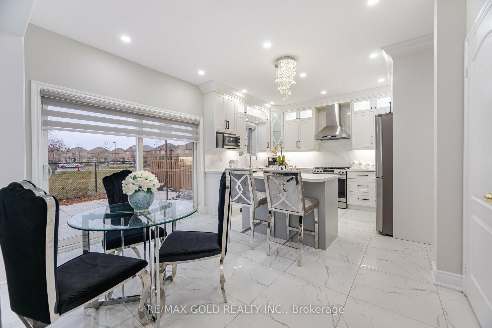 Photo 7 of 448 Father Tobin Road, Brampton, Sandringham-Wellington — HOMEH