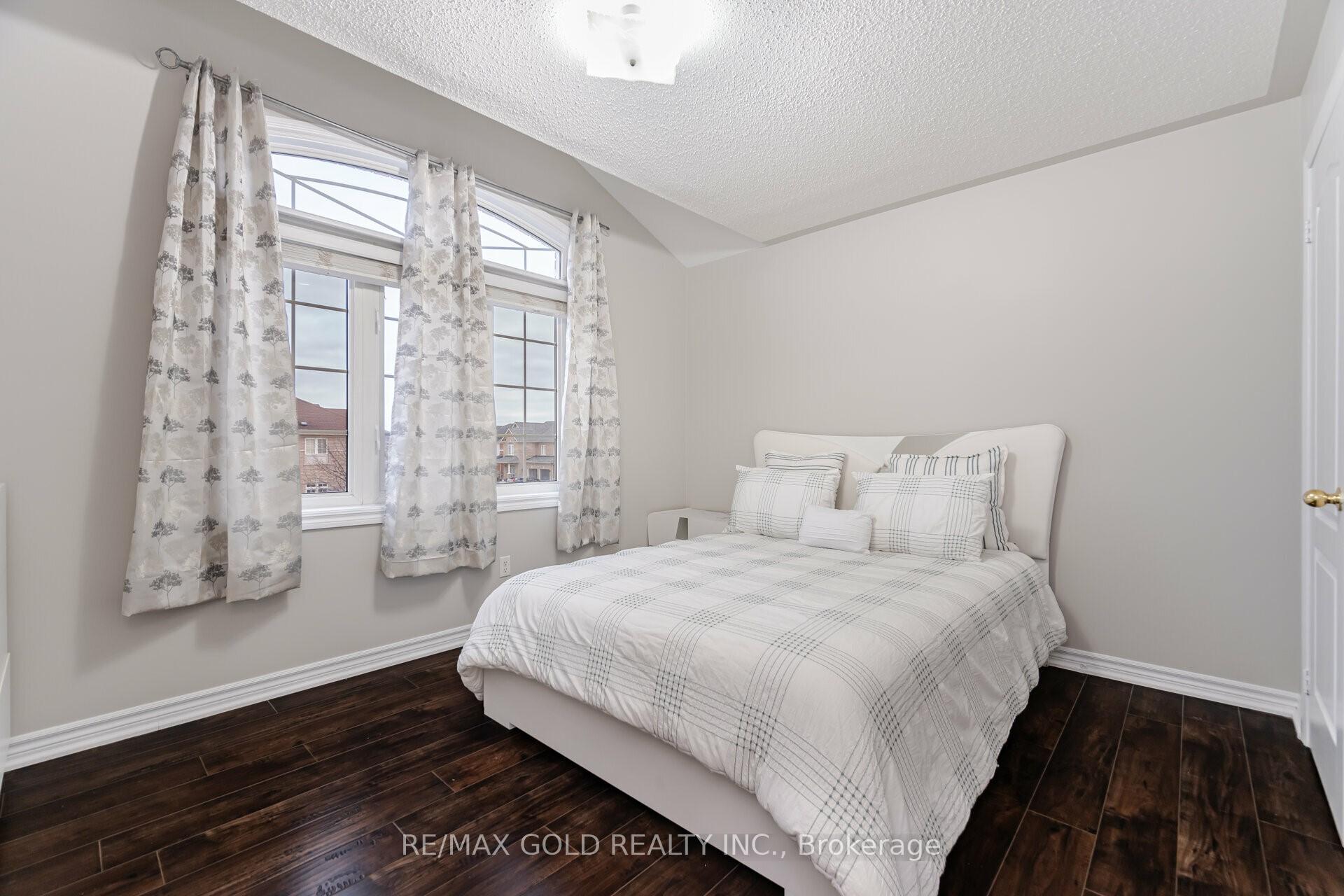 Photo 15 of 448 Father Tobin Road, Brampton, Sandringham-Wellington — HOMEH