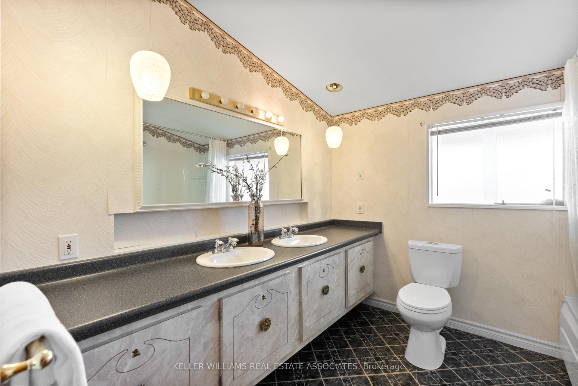 Photo 24 of 118 West 19th Street, Hamilton, Buchanan — HOMEH