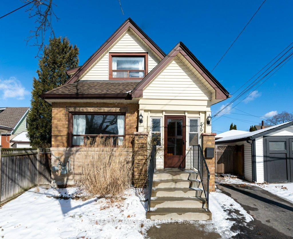Photo 2 of 519 Central Avenue, Hamilton, Delta — HOMEH