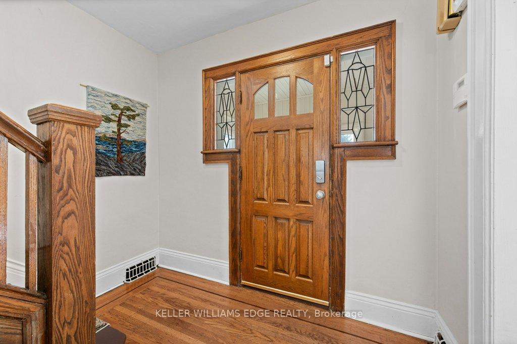 Photo 5 of 519 Central Avenue, Hamilton, Delta — HOMEH