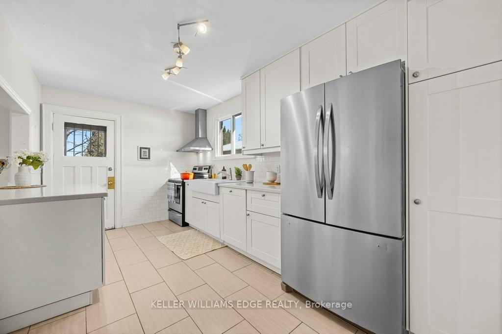 Photo 12 of 519 Central Avenue, Hamilton, Delta — HOMEH