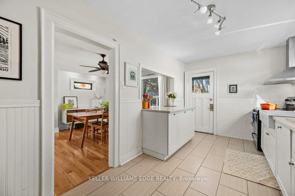 Photo 13 of 519 Central Avenue, Hamilton, Delta — HOMEH