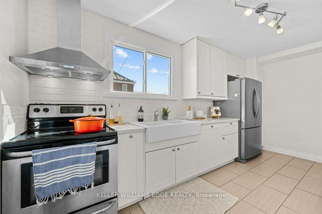 Photo 15 of 519 Central Avenue, Hamilton, Delta — HOMEH